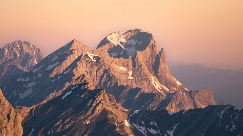 Skalierbare, performante Web-APIs mit Rust: Architektur ohne Kompromisse bei Lesbarkeit und Wartbarkeit